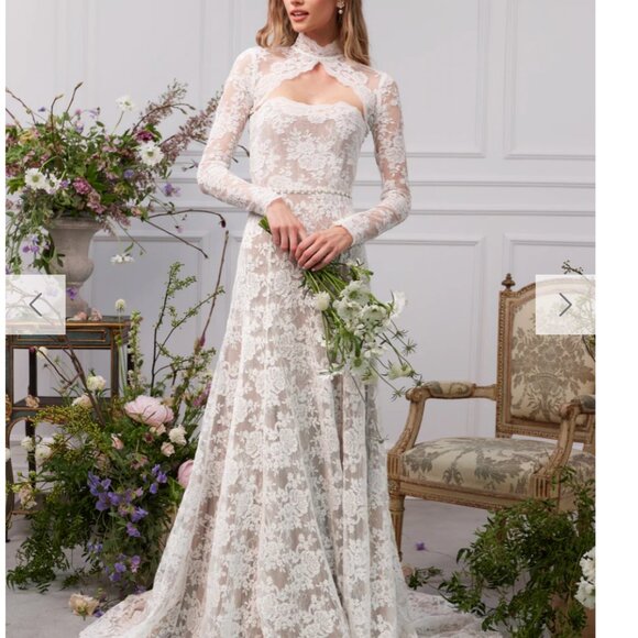 V.Chapman The Whitby Gown in White Chantilly Lace (Size 6) - Picture 1 of 12